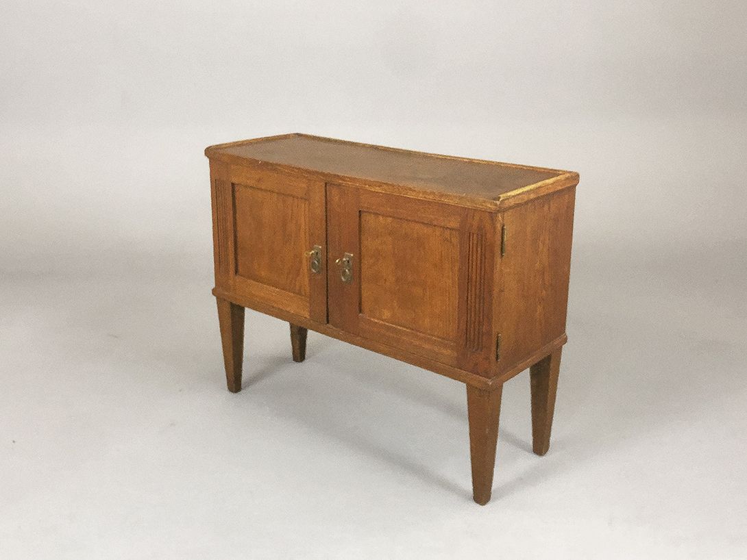 Foto Small Wooden Commode w78