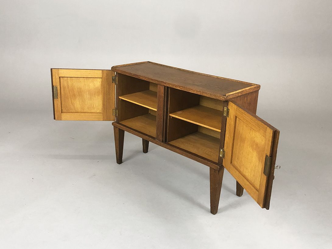 Foto Small Wooden Commode w78