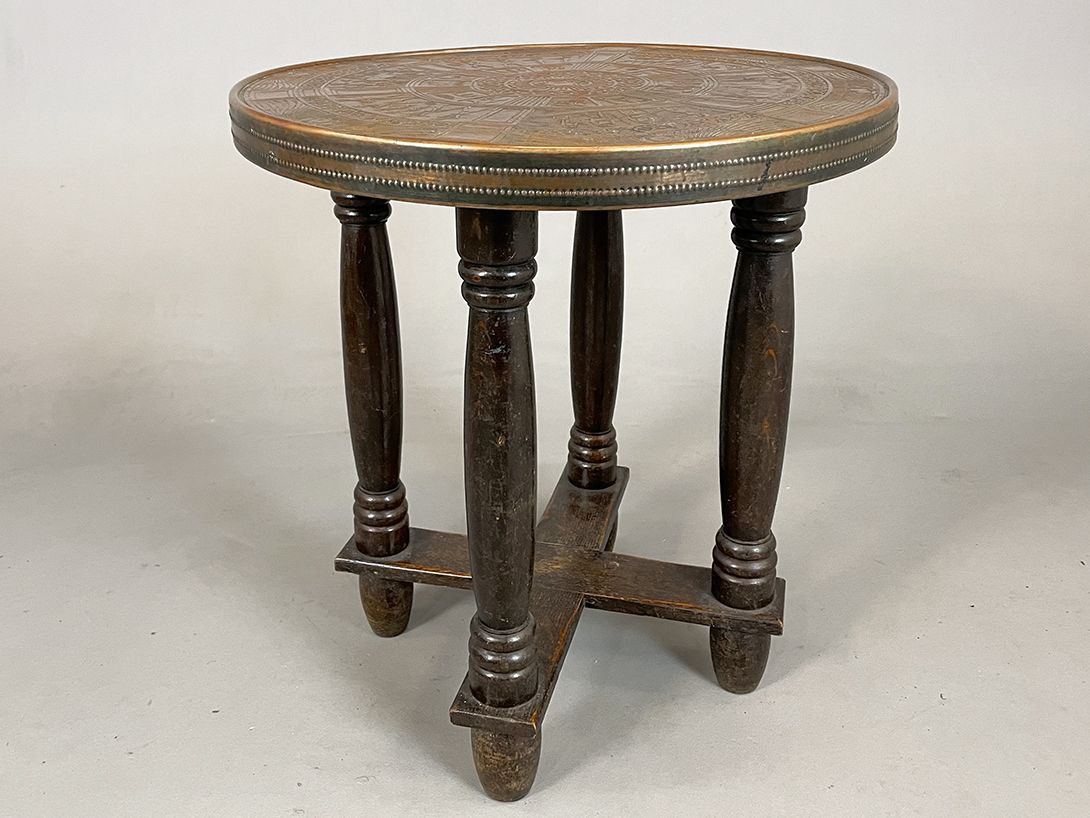 Foto Egyptian Hieroglyph Side Table h66x60