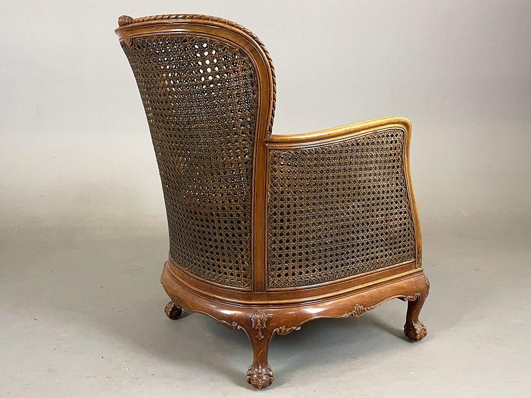 Foto Solid Rattan Armchair with Checkered Velours Cushion
