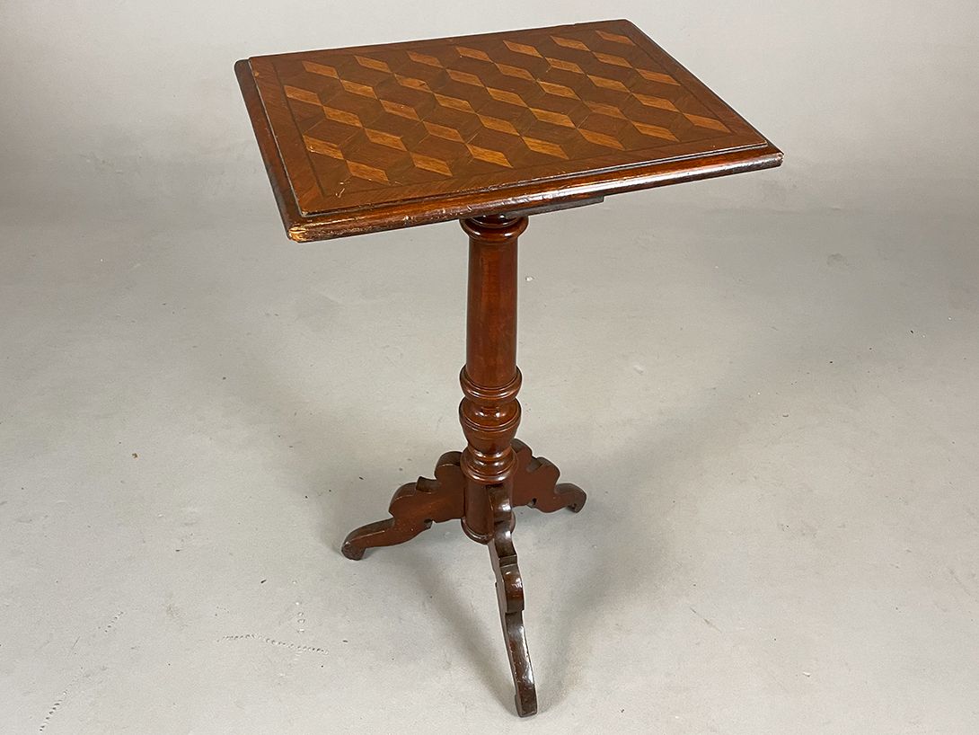 Foto Elegant OP Art Side Table h76x44x33