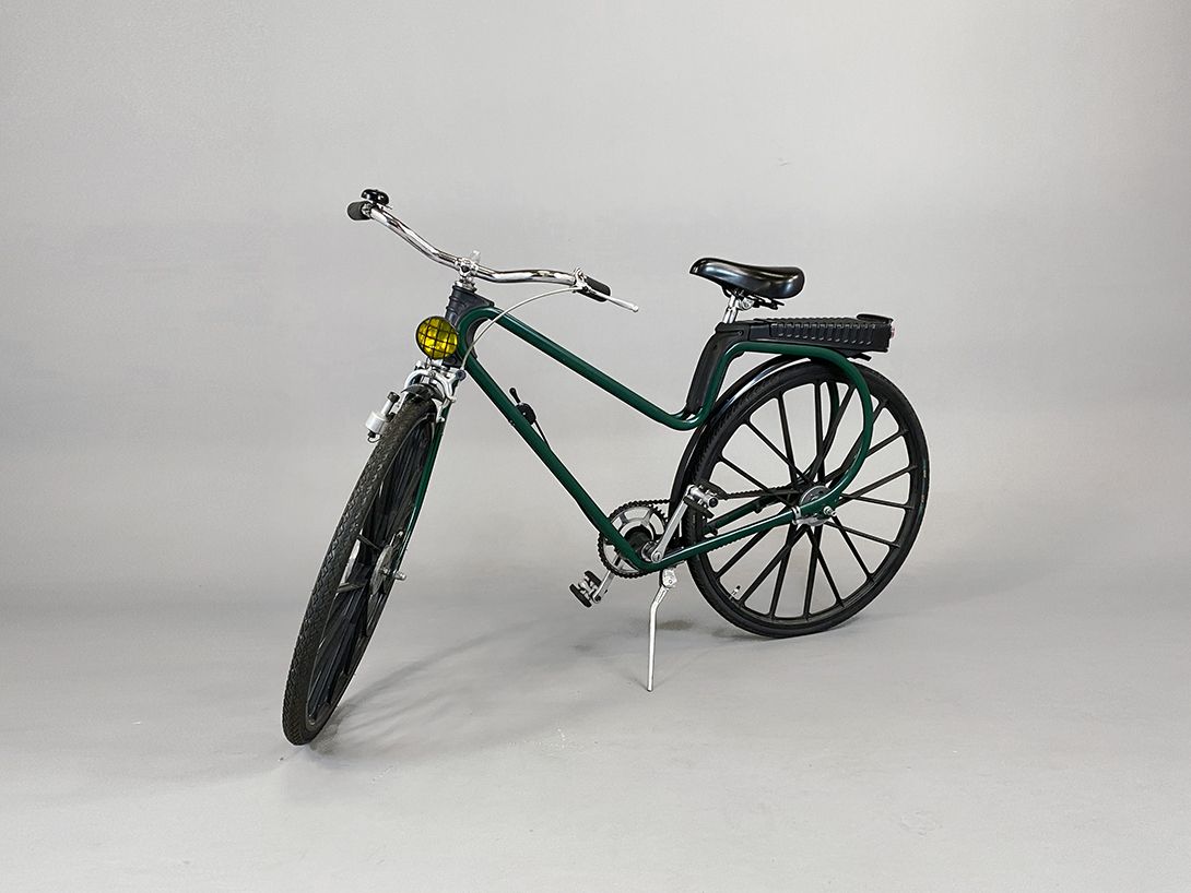 Foto Green Bicycle with Storage