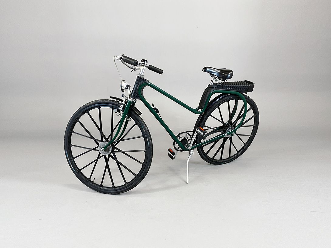 Foto Green Bicycle with Storage