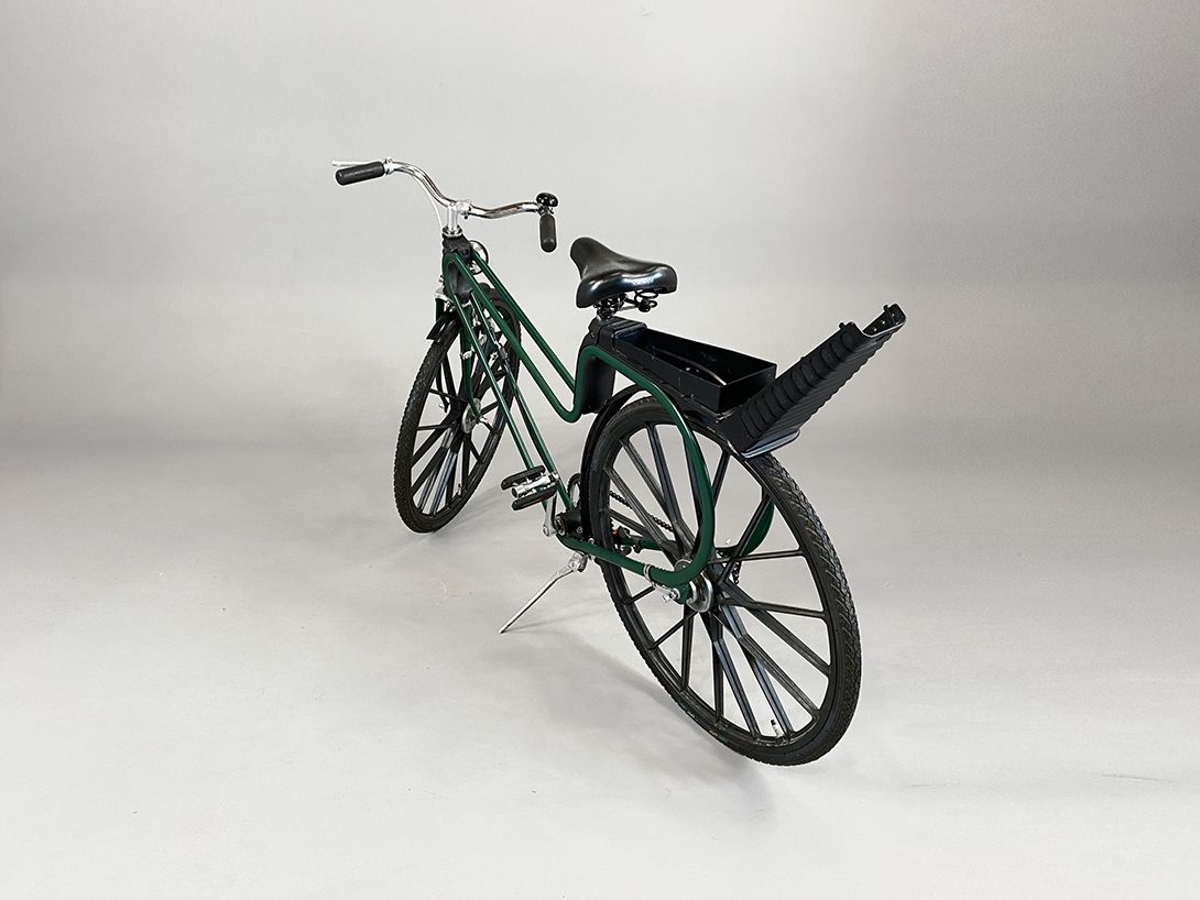 Foto Green Bicycle with Storage