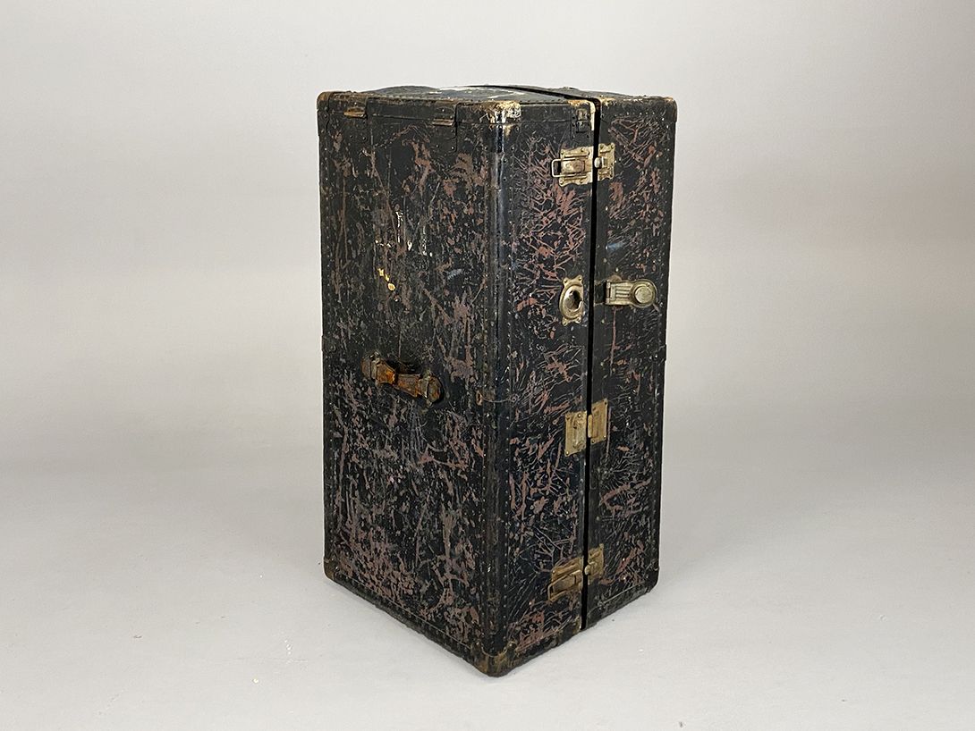 Foto Wardrobe Trunk Führer Wiesbaden h107