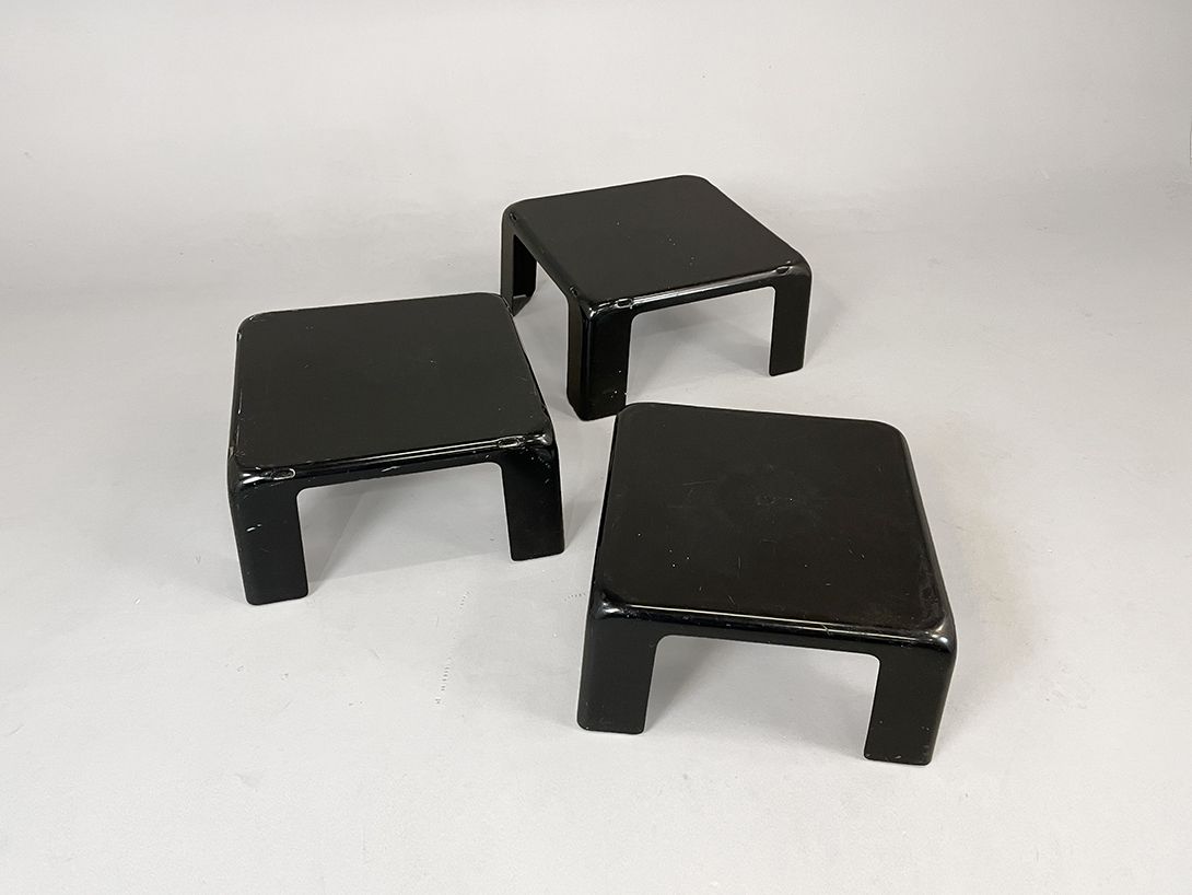 Foto Black Fiberglass Nesting Tables C&#038;B Italia by Mario Bellini h22x44