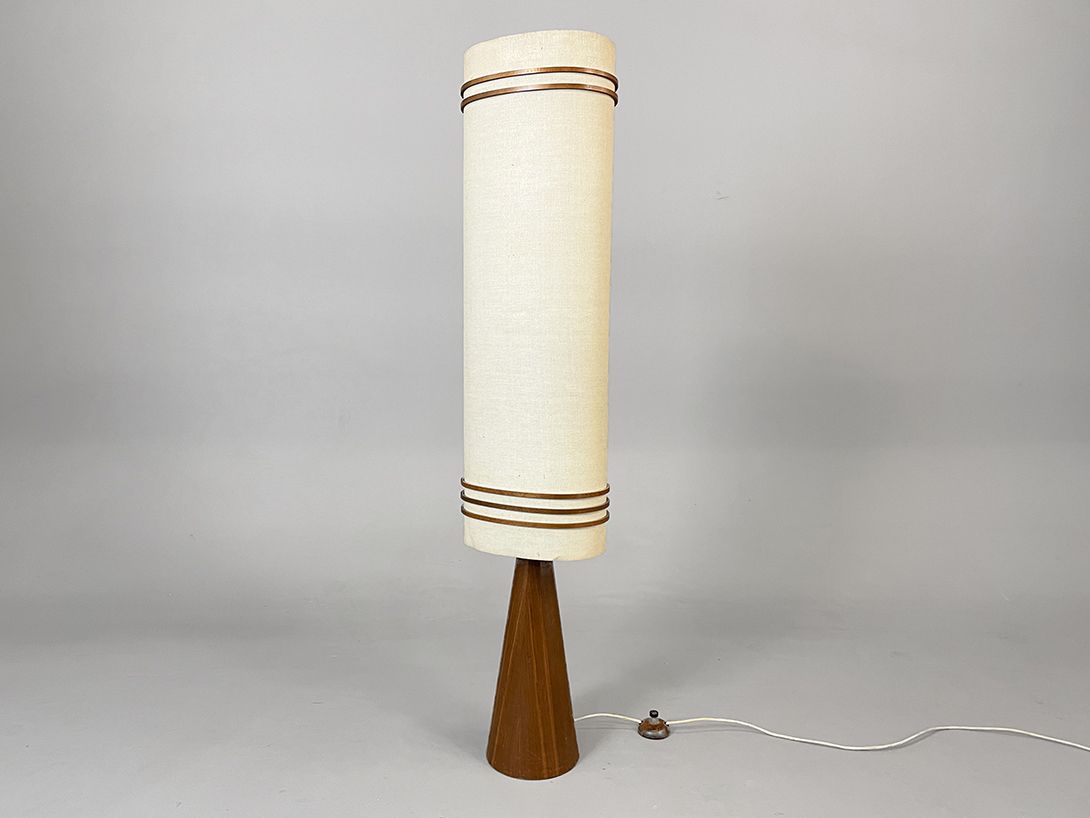 Foto Danish Teak Floor Lamp with Beige Linen Shade and Wooden Rims h142 A2