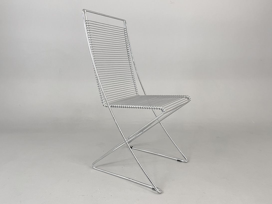 Foto Futuristic Chrome Wire Chair