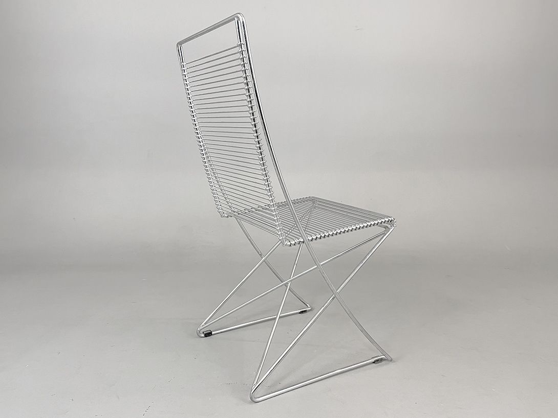 Foto Futuristic Chrome Wire Chair
