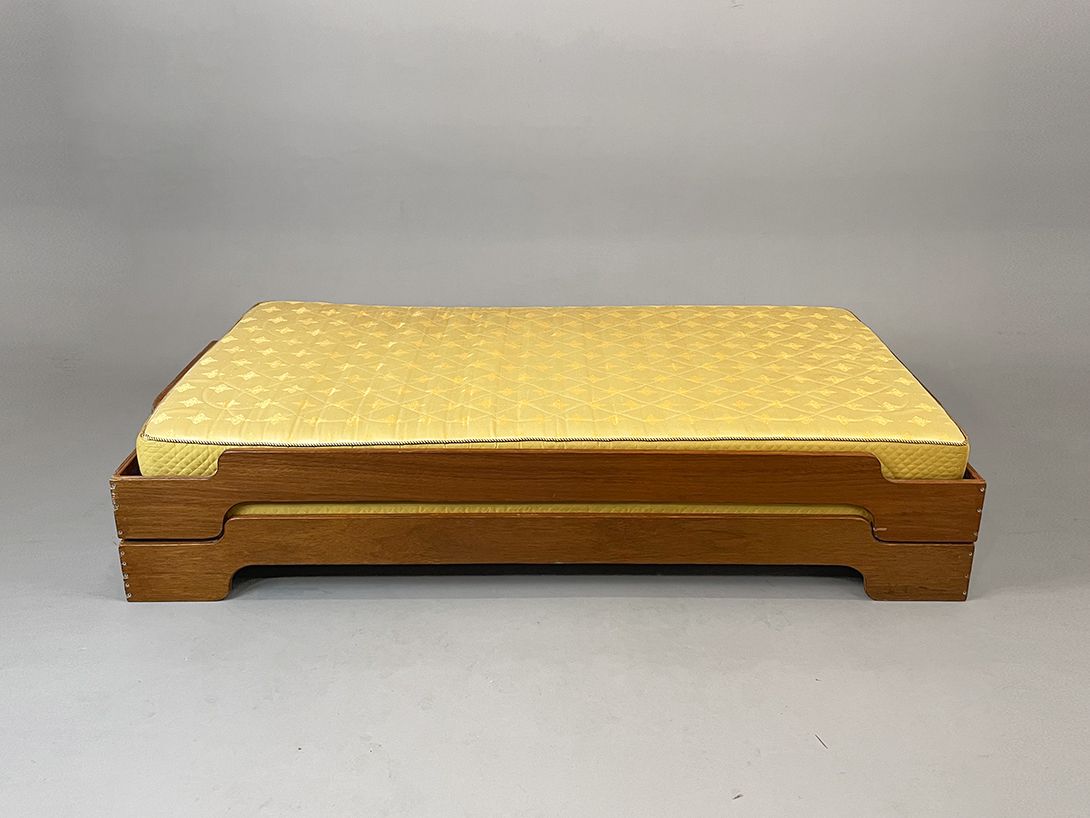 Foto Danish Staple Teak Bed with Mattress