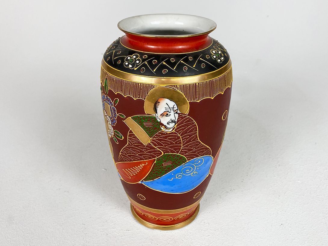 Foto Bright Colorful Vase East Asia