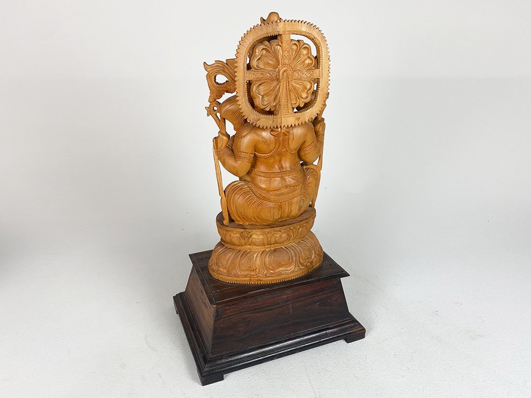 Foto Wooden Ganesha God Sculpture