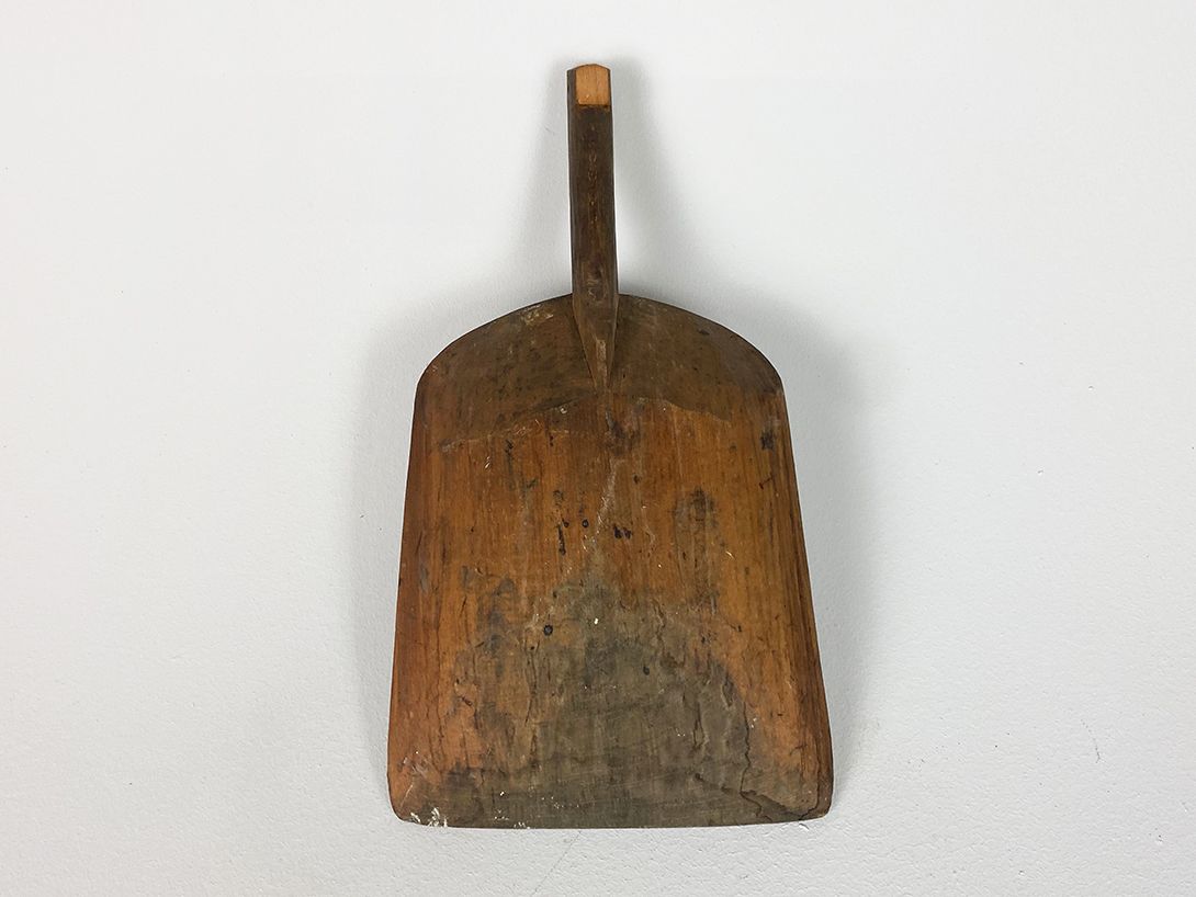 Foto Short Wooden Shovel h45x23