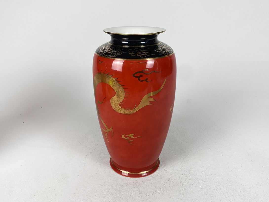 Foto Red Chinese Porcelain Vase h31x17
