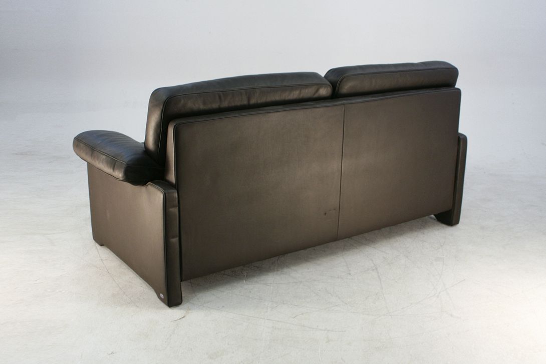 Foto Black Leather Two Seater Sofa