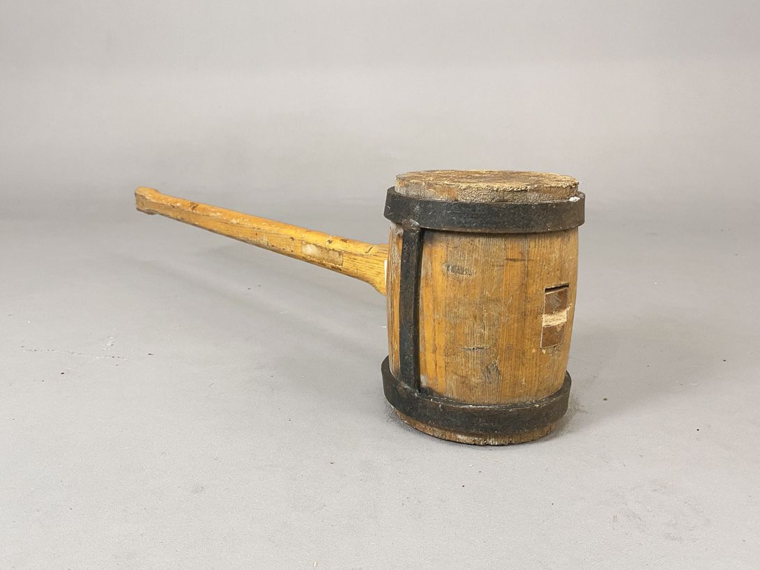 Foto Huge Wooden Hammer 93cm