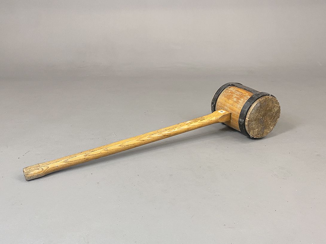Foto Huge Wooden Hammer 93cm