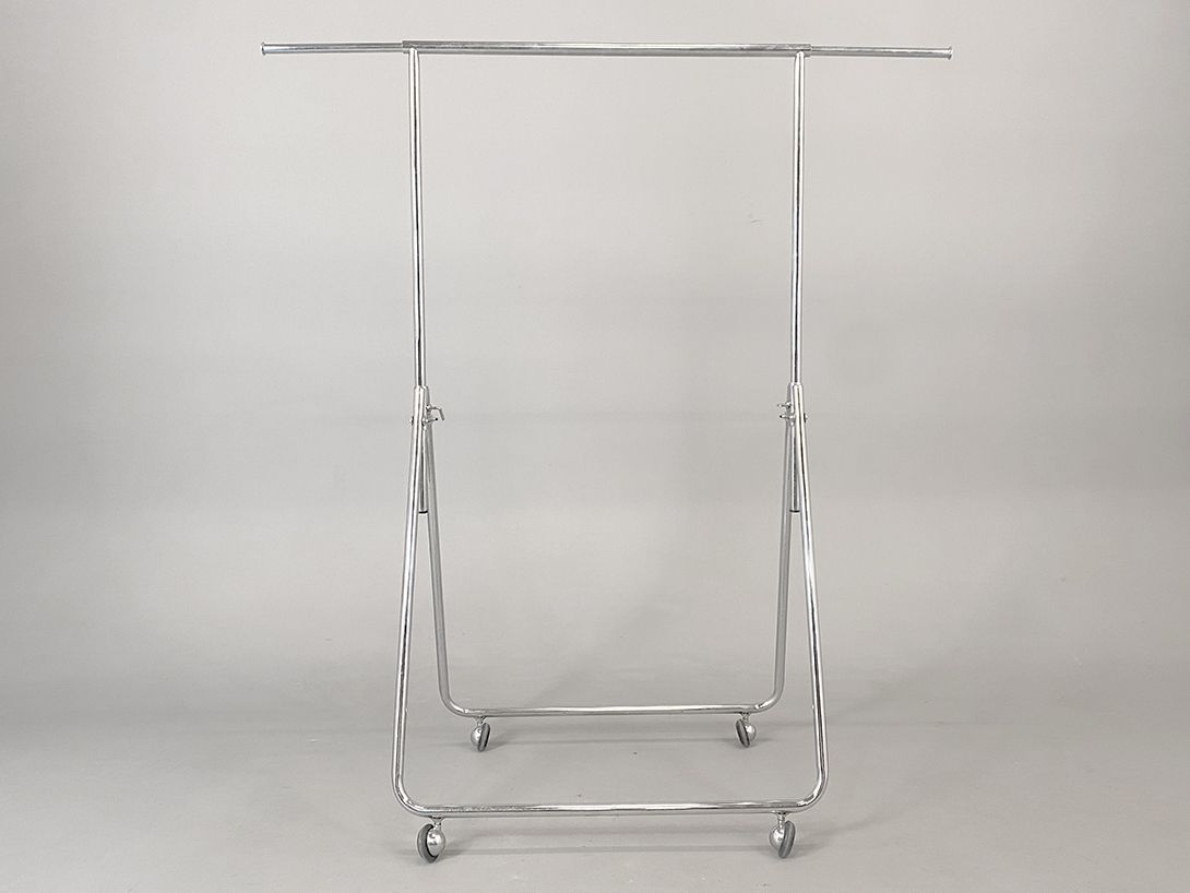 Foto Adjustable Chrome Wardrobe