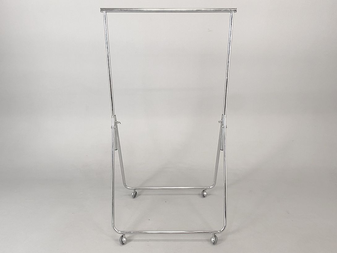 Foto Adjustable Chrome Wardrobe