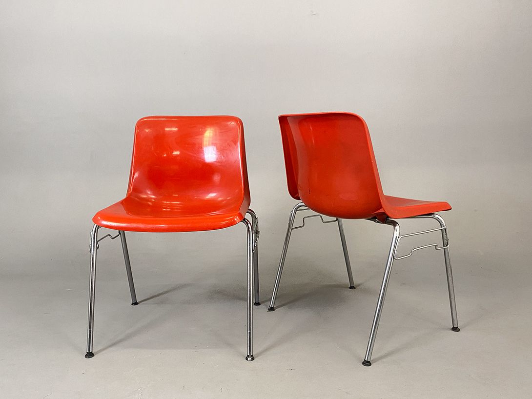 Foto Bright Red Stackable Chair