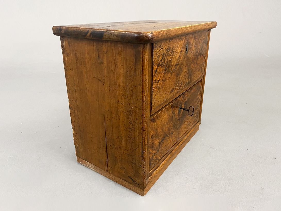 Foto Small Rustic Wooden Drawer h42x46x27