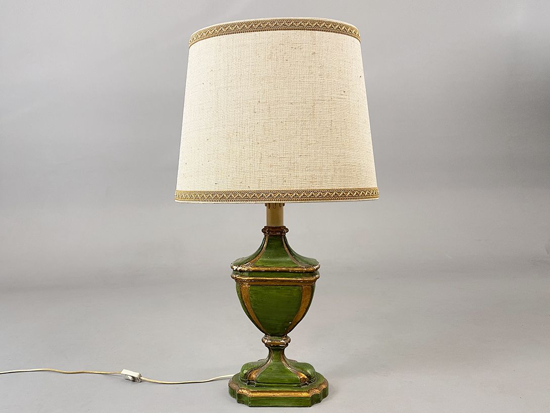 Foto Royal Green Wooden Table Lamp h89 F3