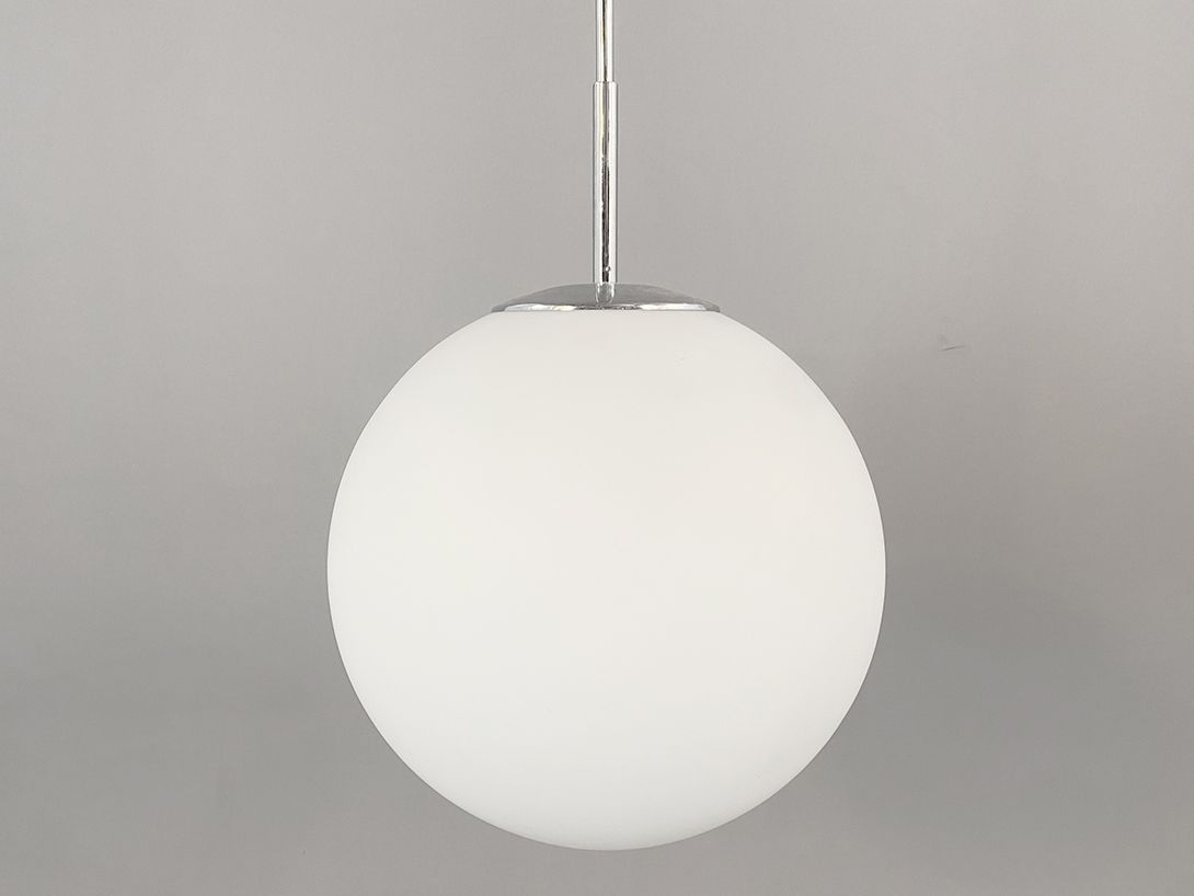 Foto White Pendant Lamp Ball with Long Chrome Neck ø45