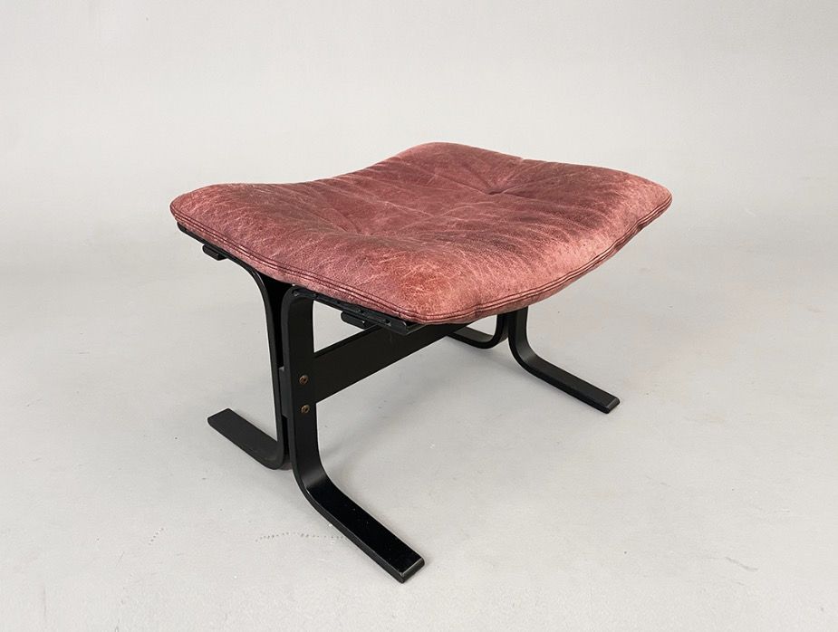 Foto Berry Leather Ottoman