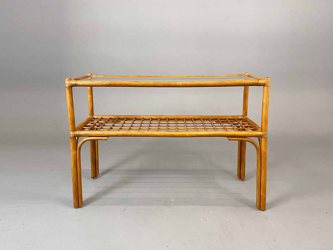 Foto Bamboo Shelf with Glass Top