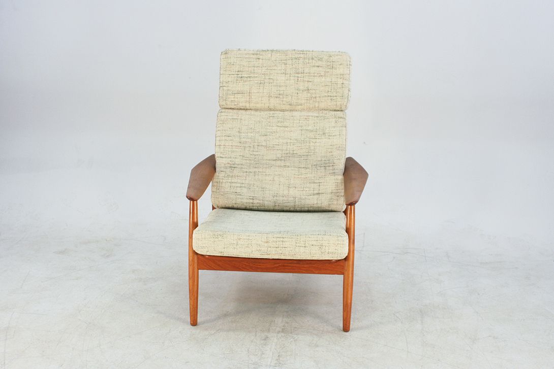 Foto Danish Teak Highback Lounge Chair