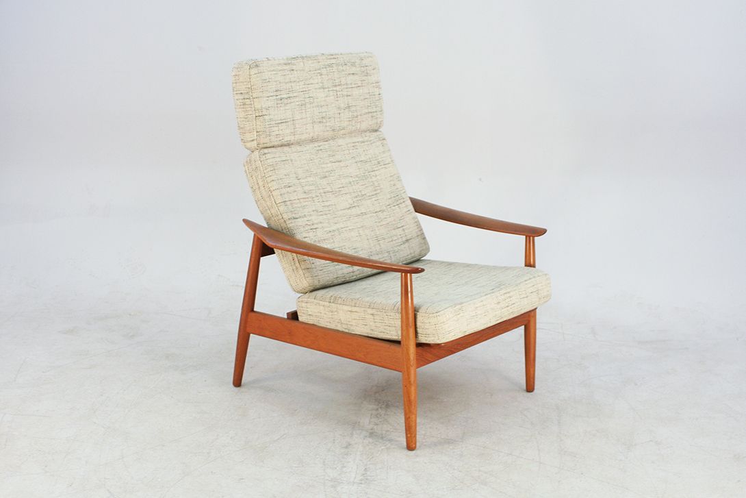 Foto Danish Teak Highback Lounge Chair