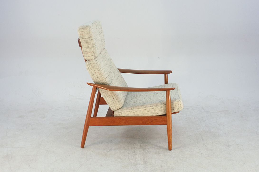 Foto Danish Teak Highback Lounge Chair