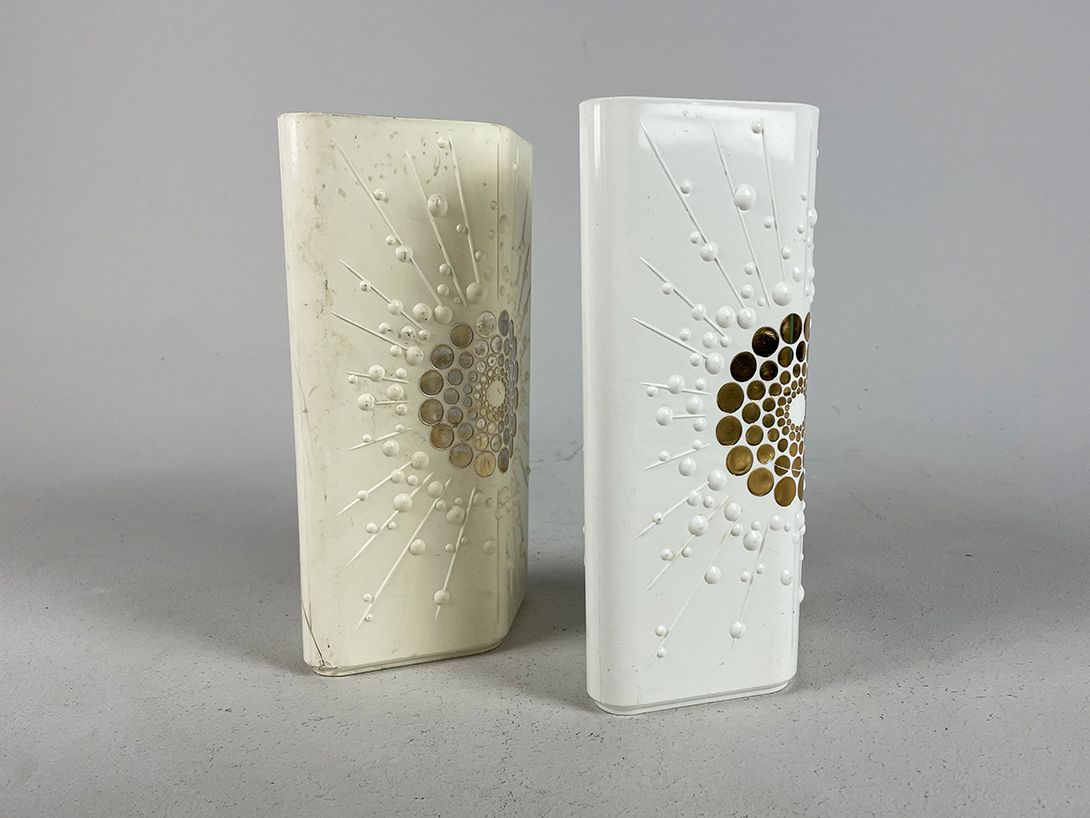Foto Plastic Vase with golden Detail h22