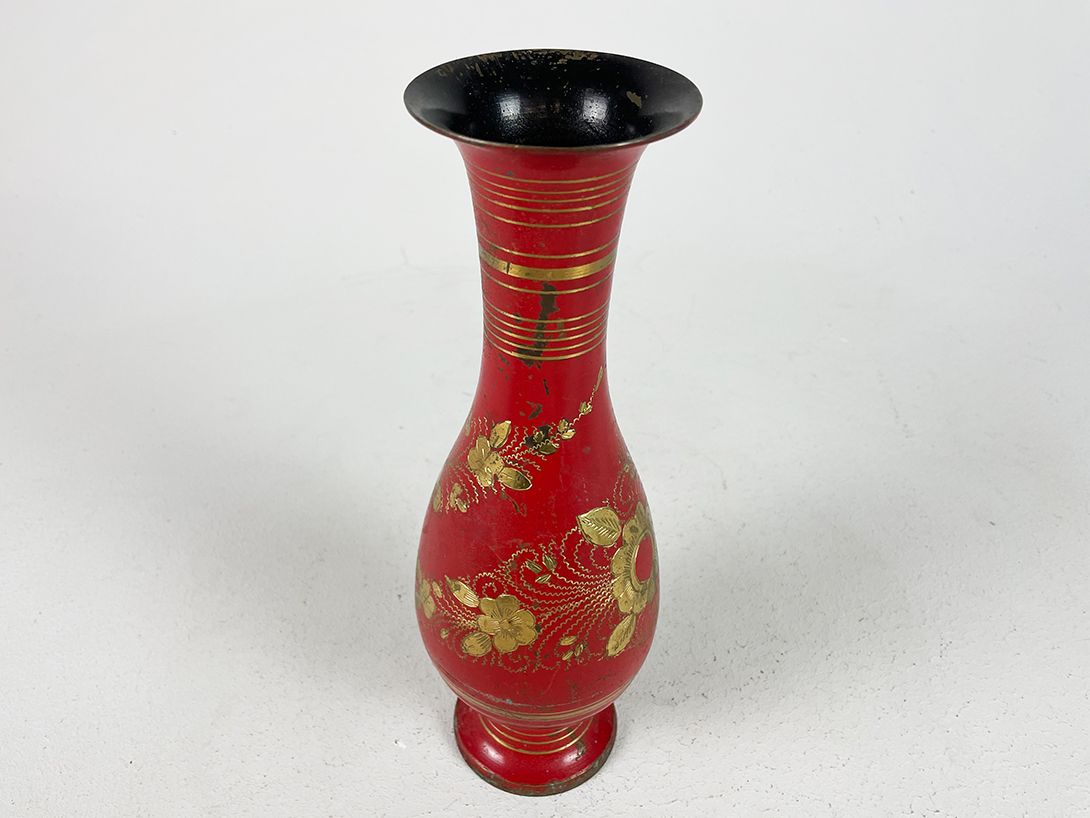 Foto Red Oriental Metal Vase h28