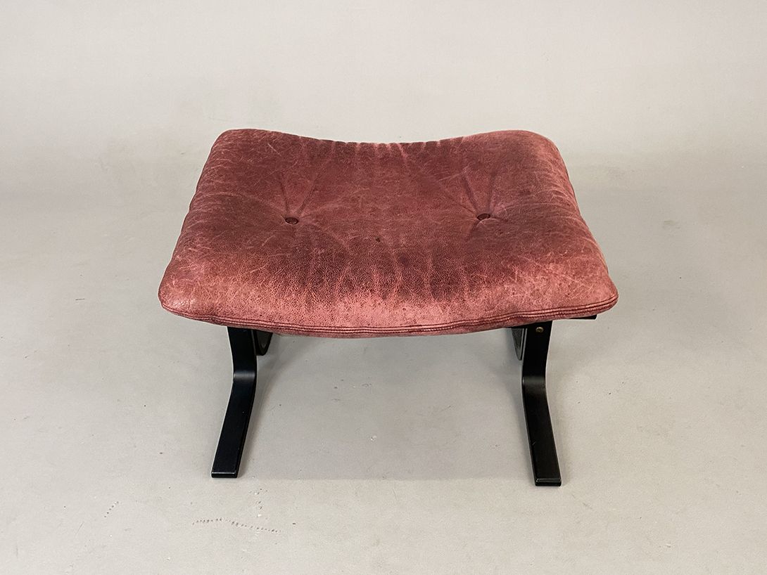 Foto Berry Leather Ottoman