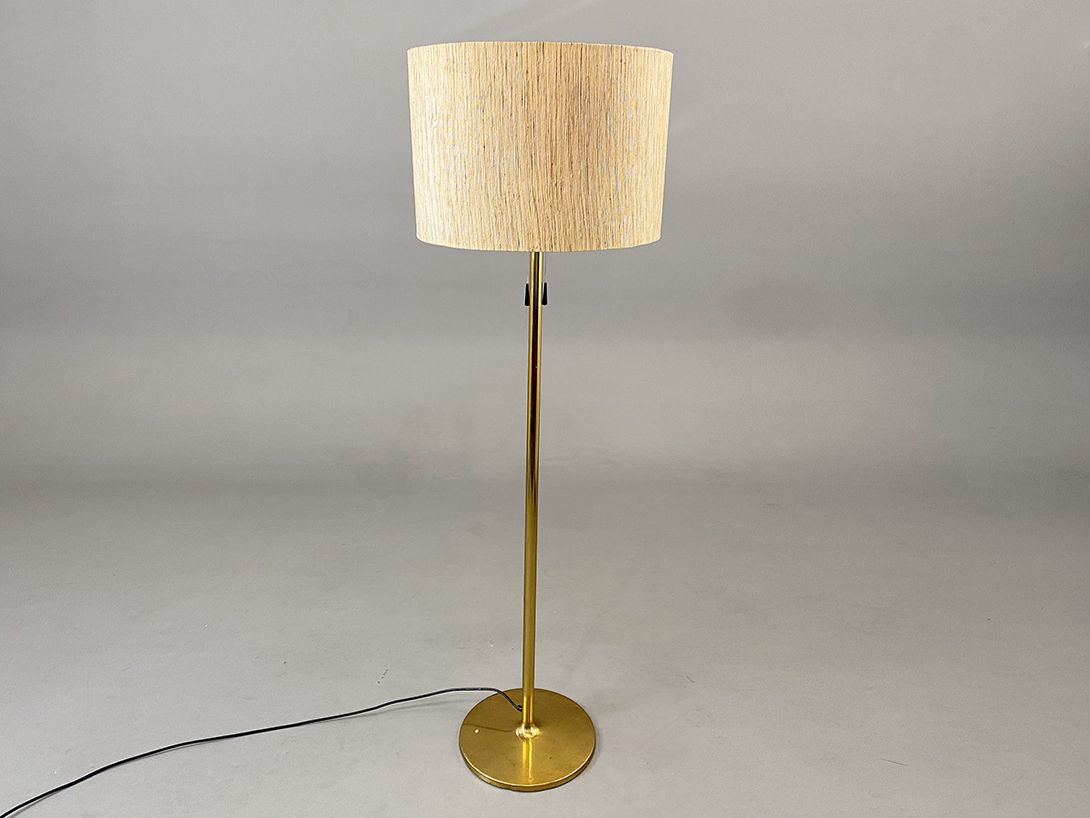 Foto Brass Floor Lamp with Beige Shield h165 F2