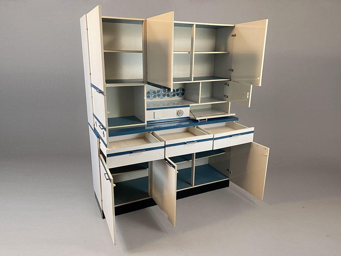 Foto Defaka White and Blue Kitchen, Berlin 1965