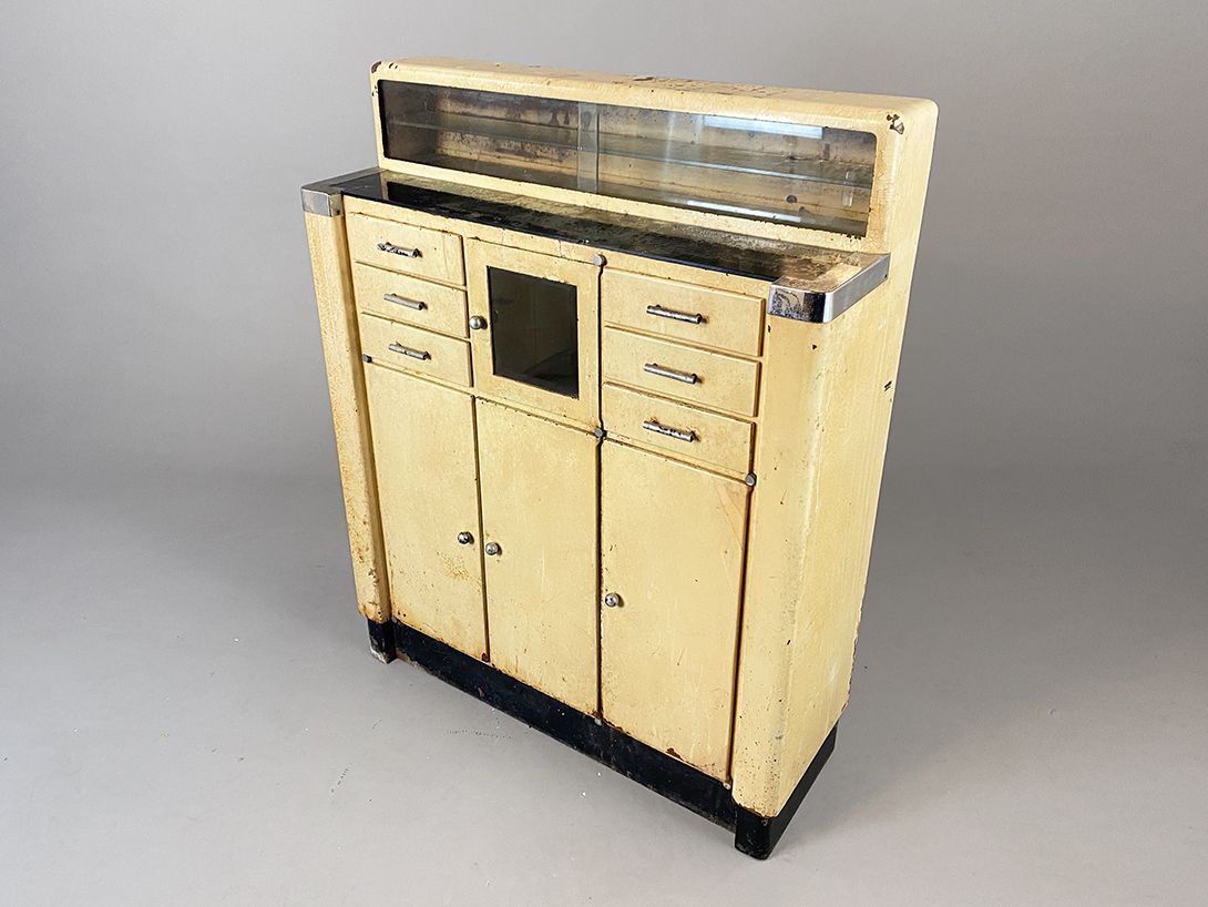 Foto Rustic Metal Cabinet