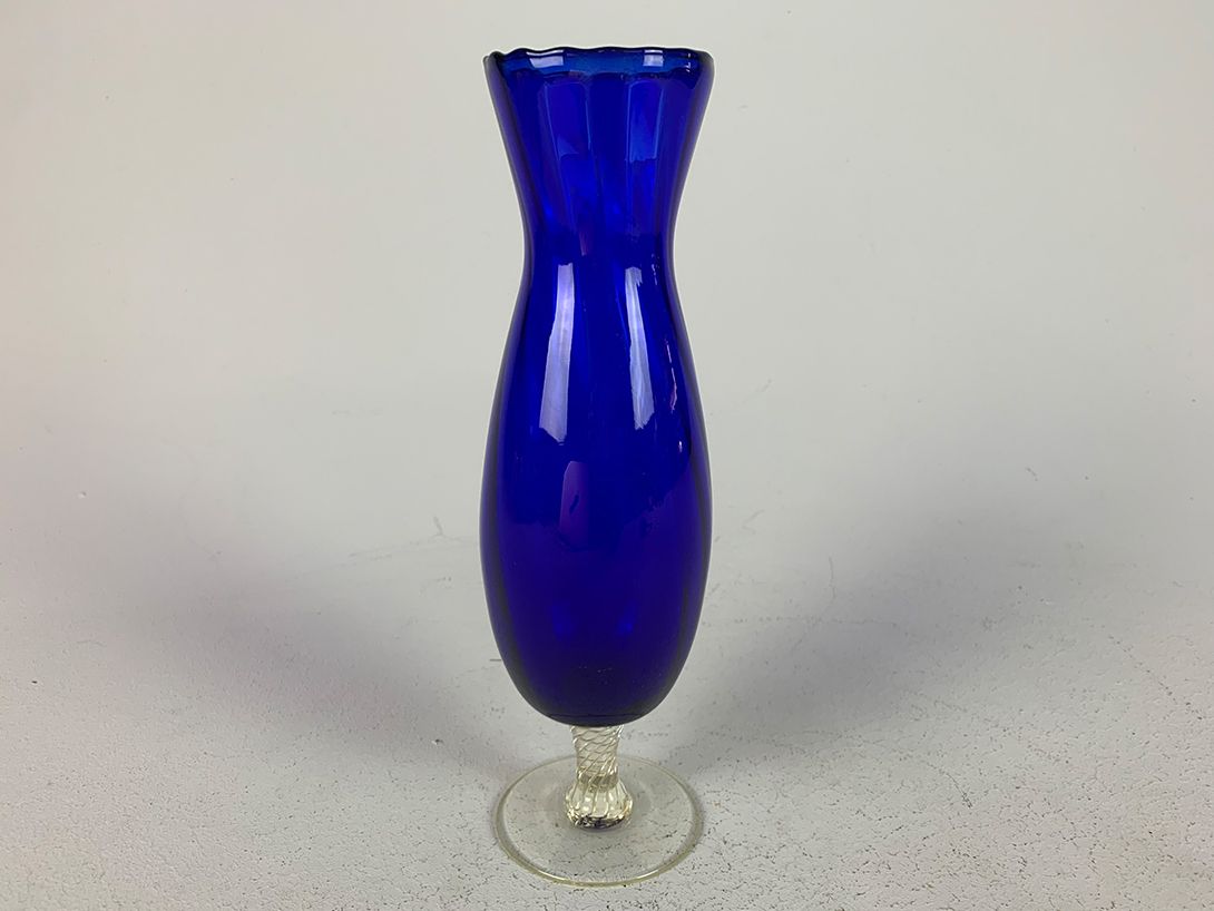 Foto Delicate Deep Blue Murano Glass Vase h26