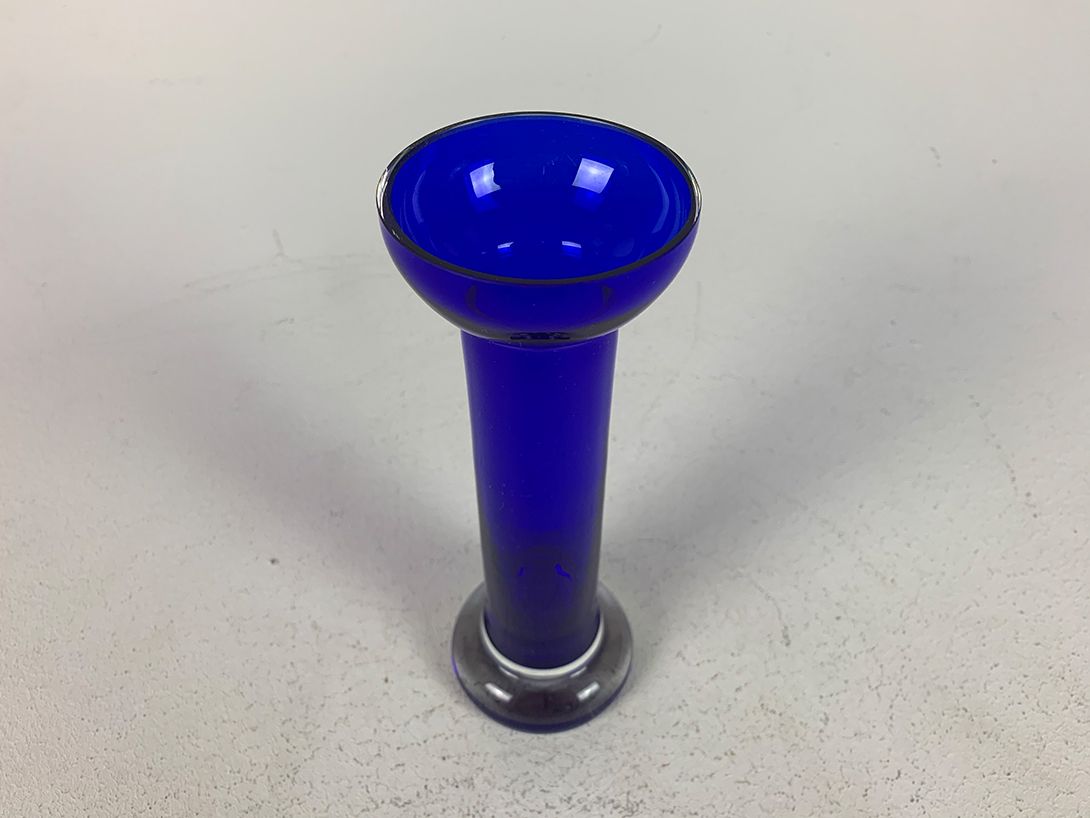 Foto Small Blue Glass Vase h20