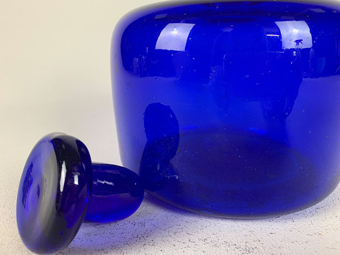 Foto Big Blue Glass Bottle h20