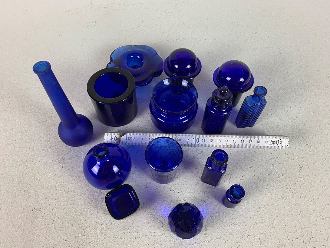 Foto Tiny Blue Glass Decoration