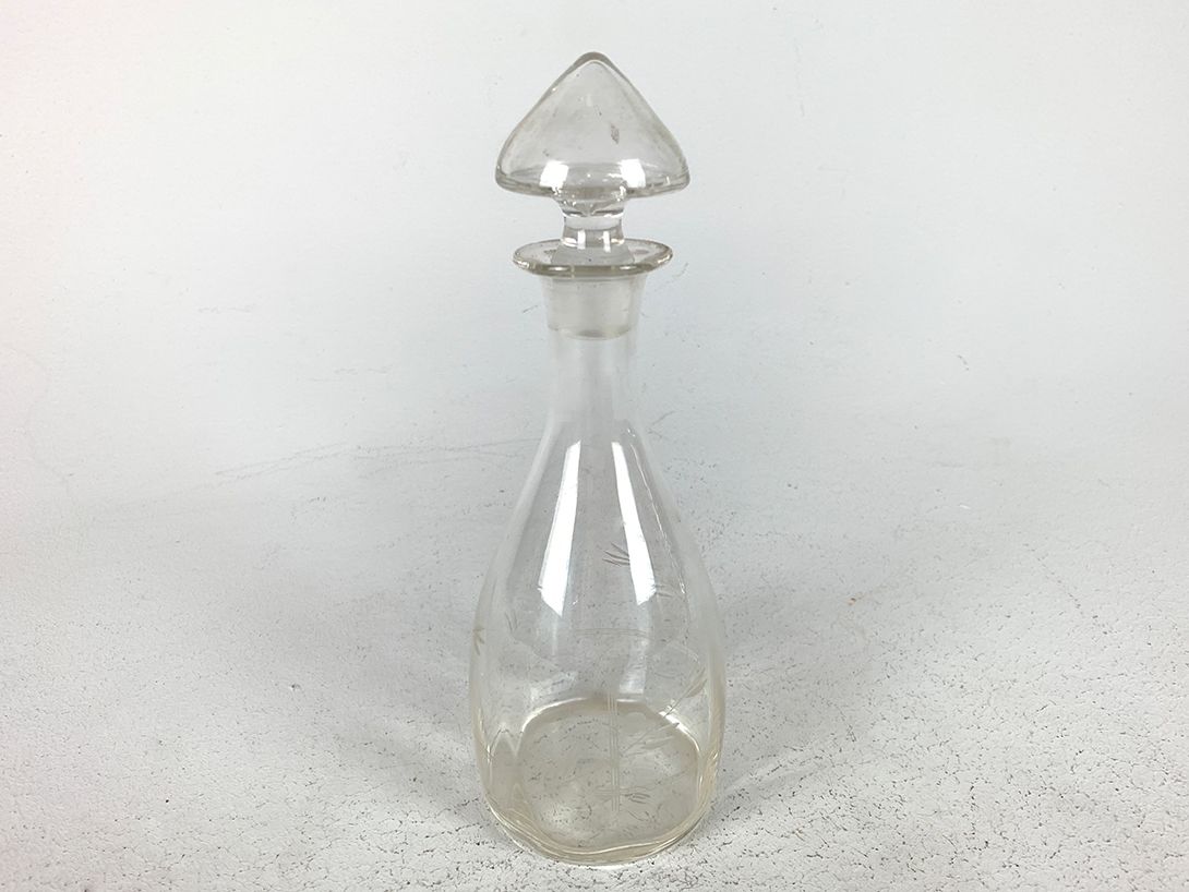 Foto Simple Engraved Glass Carafe h23