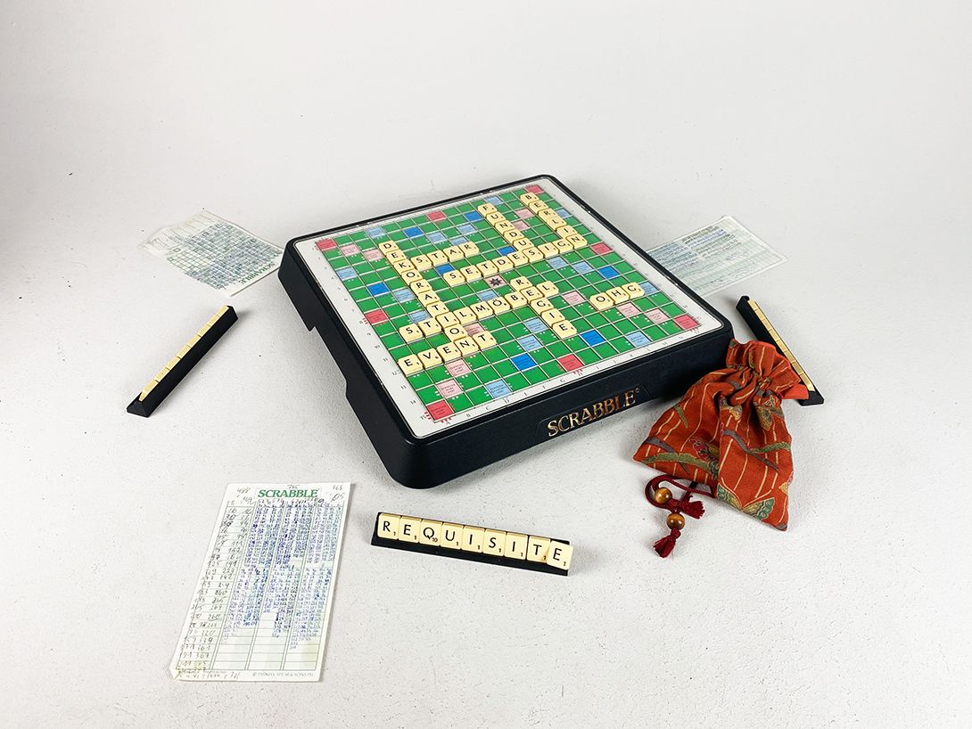 Foto Scrabble Prestige Board Game