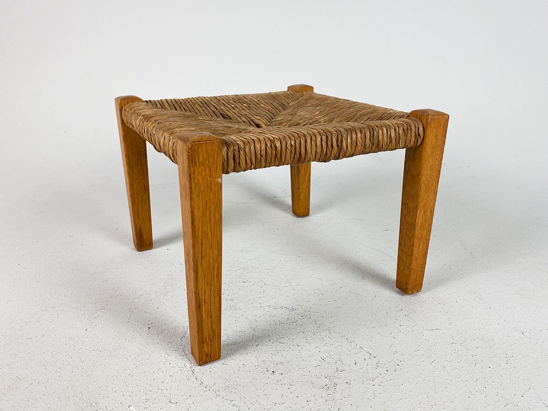 Foto Tiny Wicker Puppet Stool h17x22