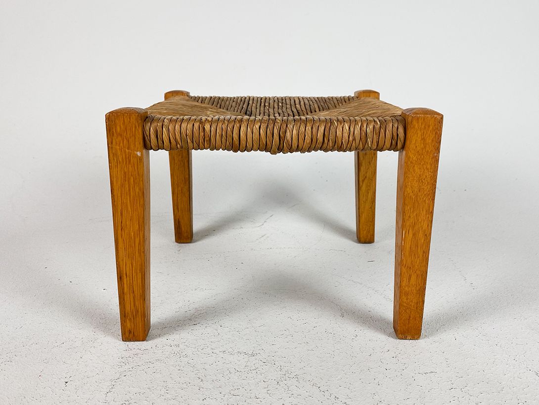 Foto Tiny Wicker Puppet Stool h17x22