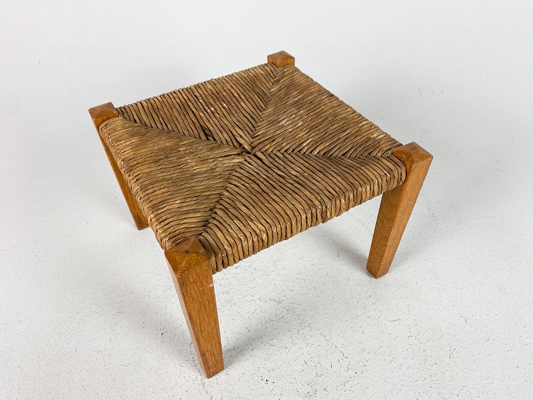 Foto Tiny Wicker Puppet Stool h17x22