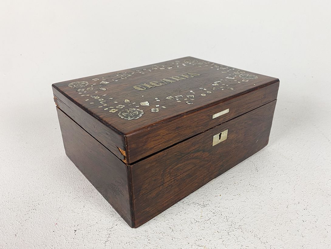 Foto Grandfathers Wooden Cigar Trunk h10x22x16 //