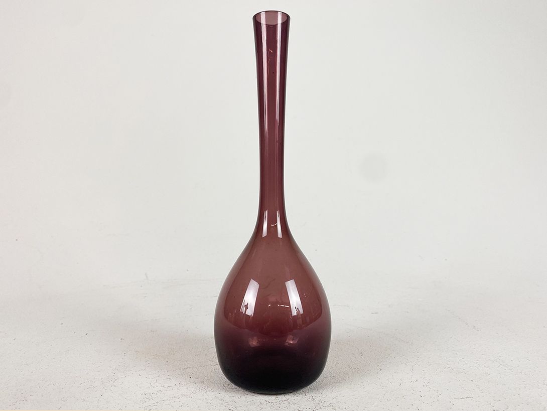 Foto Berry Glass Vase with elongated Neck h25