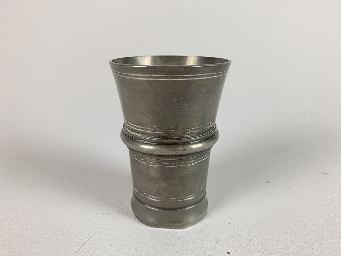 Foto Rustic Tin Cup h12